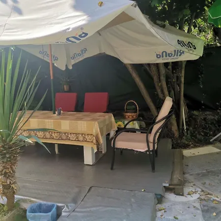 Km!sofia - за гости ゲストハウス *