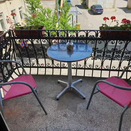 Maison d'hôtes Km!sofia - за гости *